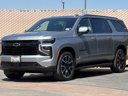 Certified 2026 Chevrolet Suburban RST RWD image 8