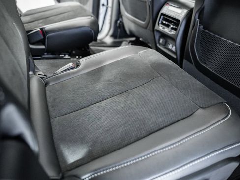 New 2025 Jeep Grand Cherokee L Altitude image 30