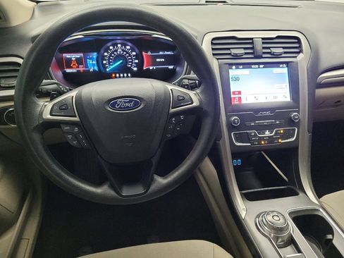 Used 2019 Ford Fusion SE FWD image 22