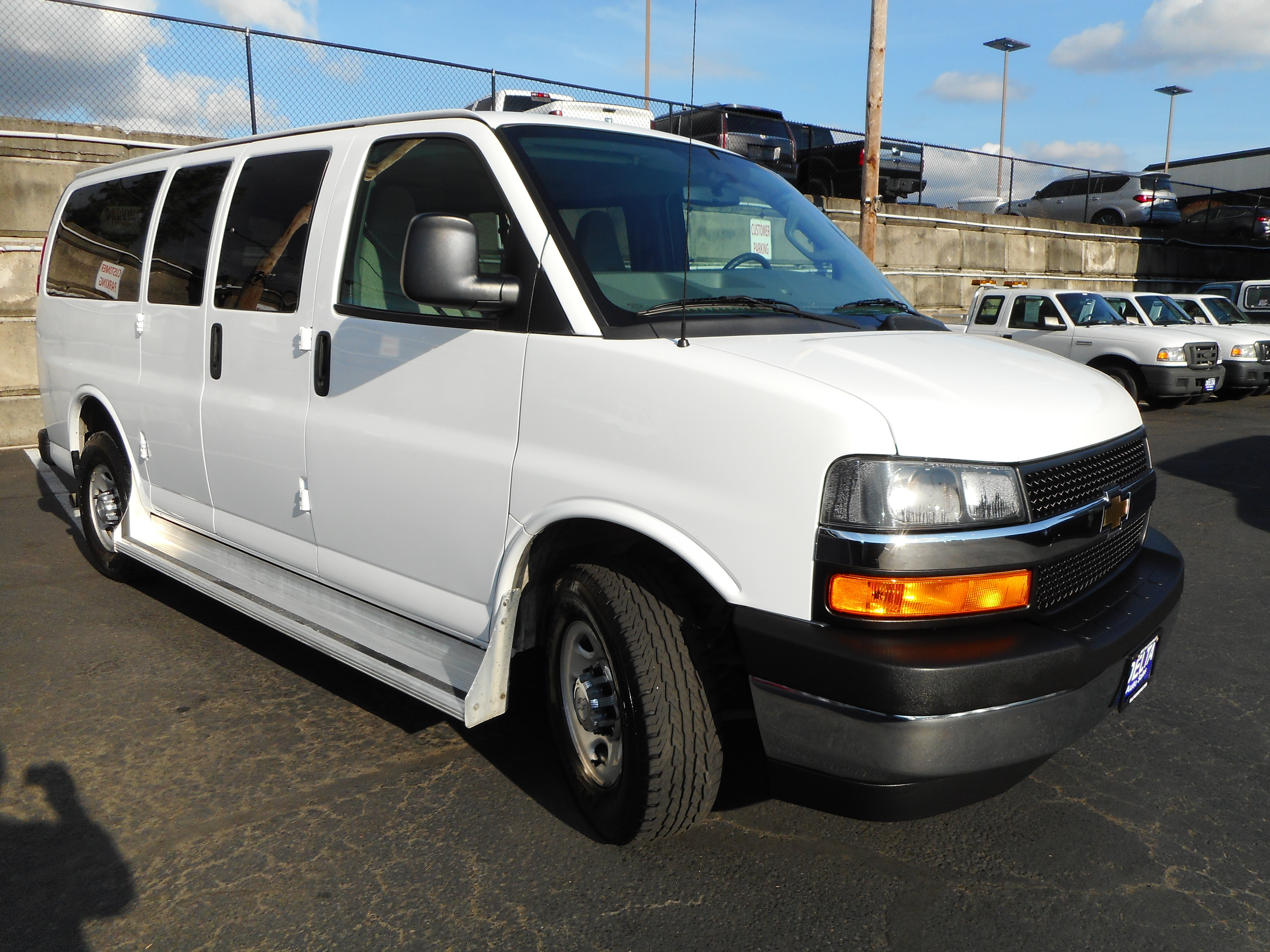 Used 2017 Chevrolet Express 3500 LT w/ LT Preferred Equipment Group RWD image 1