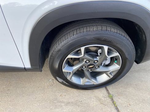 Used 2024 Chevrolet Trax LT image 32