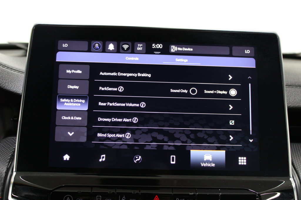 Used 2025 Jeep Compass Trailhawk AWD/4WD image 44