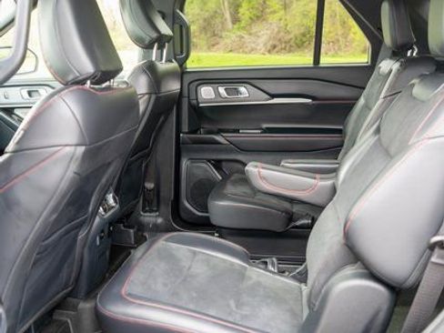 Used 2025 Ford Explorer ST AWD/4WD image 11