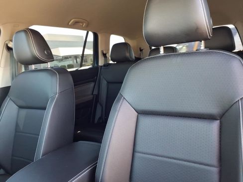 Certified 2023 Volkswagen Atlas SE w/ Black Wheel Package image 21