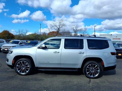 Used 2022 Jeep Wagoneer Series II w/ Convenience Group I image 2