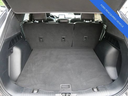 Used 2022 Ford Escape SEL w/ Technology Package FWD image 10