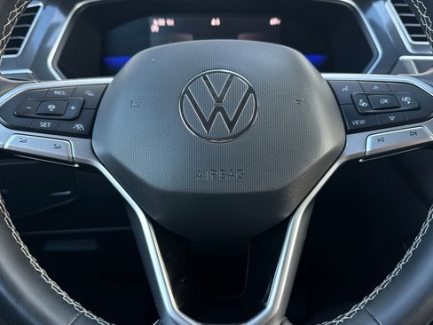 Certified 2022 Volkswagen Tiguan SE image 23