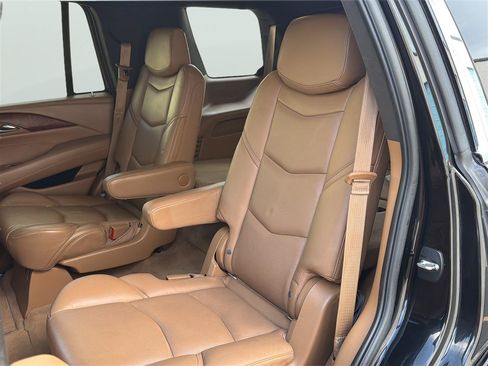 Used 2017 Cadillac Escalade Platinum AWD/4WD image 19
