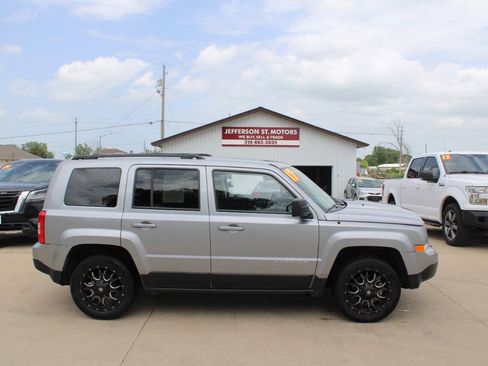 Used 2017 Jeep Patriot Latitude FWD image 1
