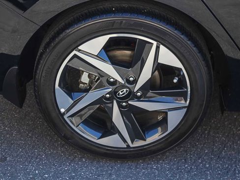 Certified 2023 Hyundai Elantra SEL w/ Convenience Package image 11