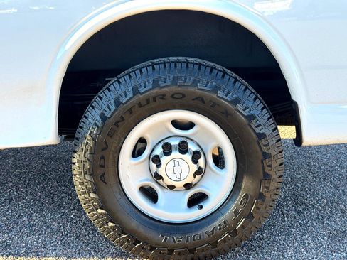 Used 2016 Chevrolet Express 2500 image 13