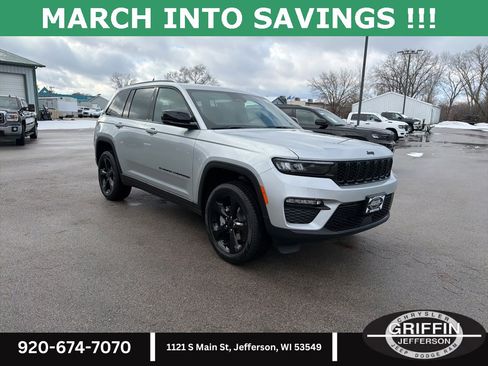 New 2025 Jeep Grand Cherokee Limited w/ Black Appearance Package image 5