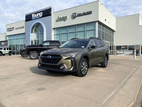 Used 2024 Subaru Outback Premium image 2
