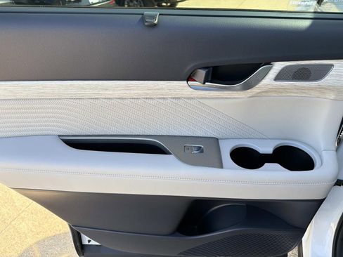 Certified 2025 Hyundai Palisade Calligraphy FWD image 12