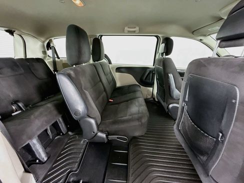 Used 2014 Dodge Grand Caravan American Value Package FWD image 26