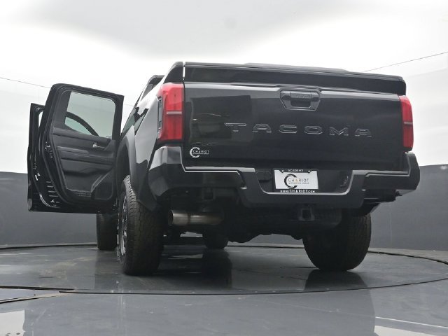 Used 2024 Toyota Tacoma TRD Off-Road AWD/4WD image 58