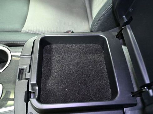 Used 2018 Nissan Pathfinder SV image 25