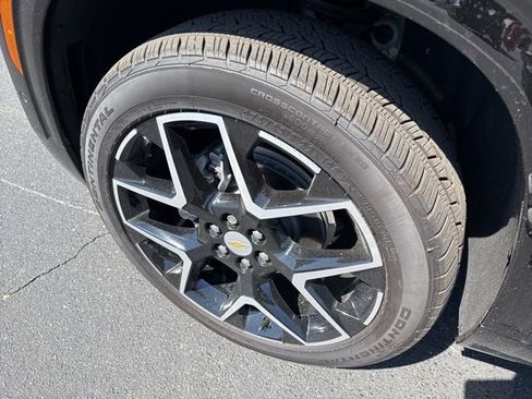 Used 2026 Chevrolet Traverse High Country FWD image 11