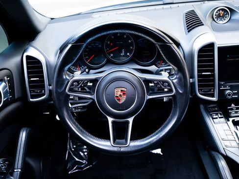 Used 2017 Porsche Cayenne Platinum Edition AWD/4WD image 11