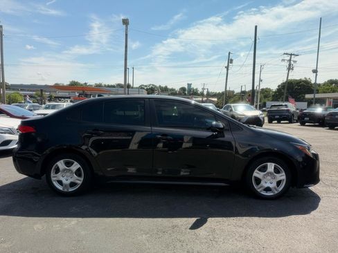 Used 2020 Toyota Corolla LE FWD image 4