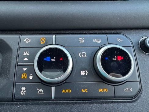 Used 2024 Land Rover Defender 110 X-Dynamic SE image 26