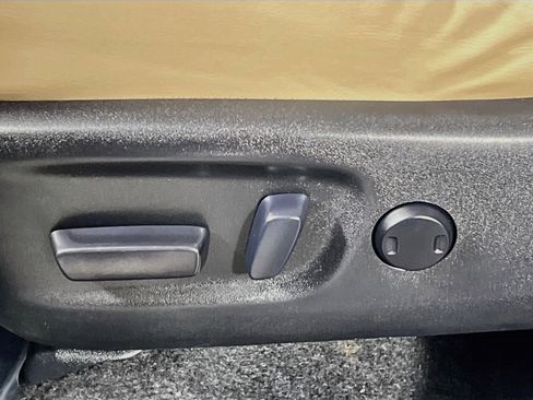 Used 2014 Toyota RAV4 Limited FWD image 16