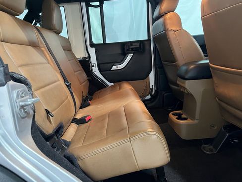 Used 2011 Jeep Wrangler Unlimited Rubicon w/ Dual Top Group image 14