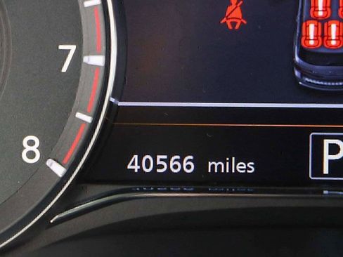 Used 2023 INFINITI QX80 Premium Select w/ Cargo Package image 17