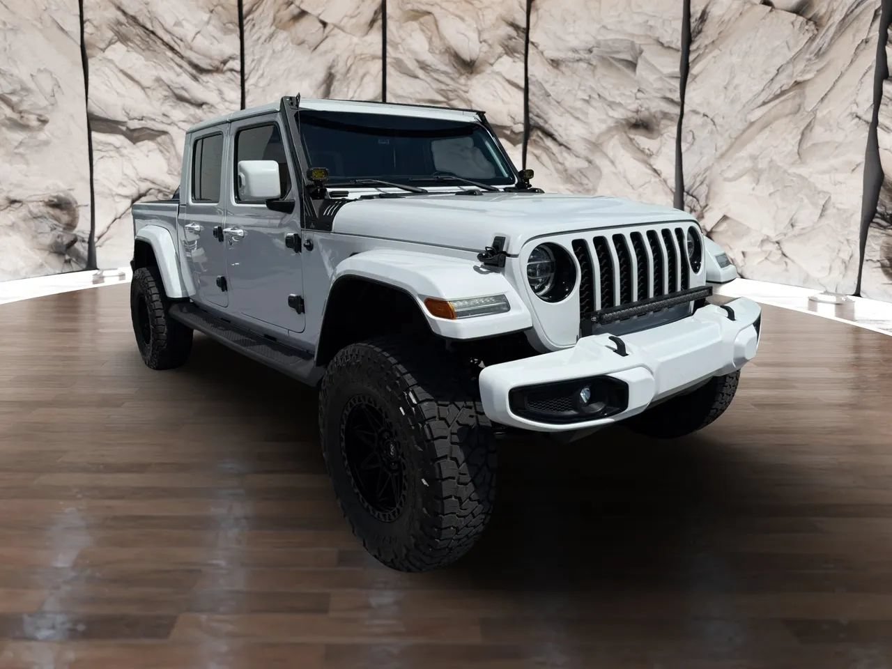 Used 2021 Jeep Gladiator Overland AWD/4WD image 4