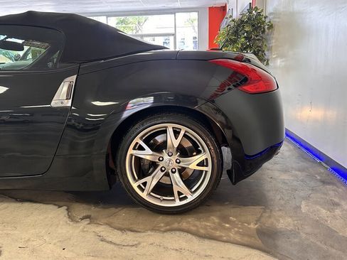 Used 2012 Nissan 370Z Touring w/ Sport Pkg image 21