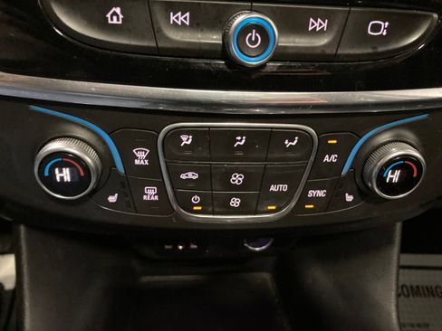 Used 2018 Chevrolet Traverse LT image 29