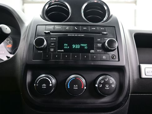 Used 2016 Jeep Compass Sport w/ Power Value Group AWD/4WD image 18