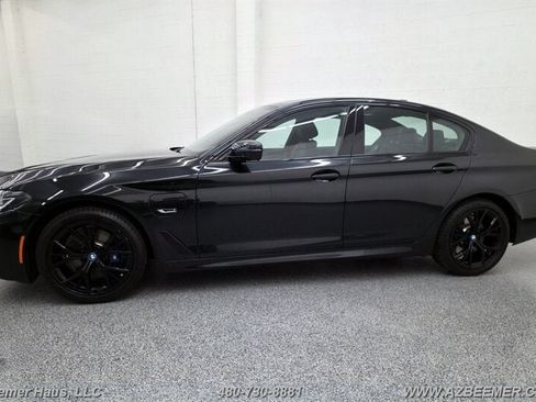 Used 2023 BMW 530e w/ M Sport Package RWD image 5