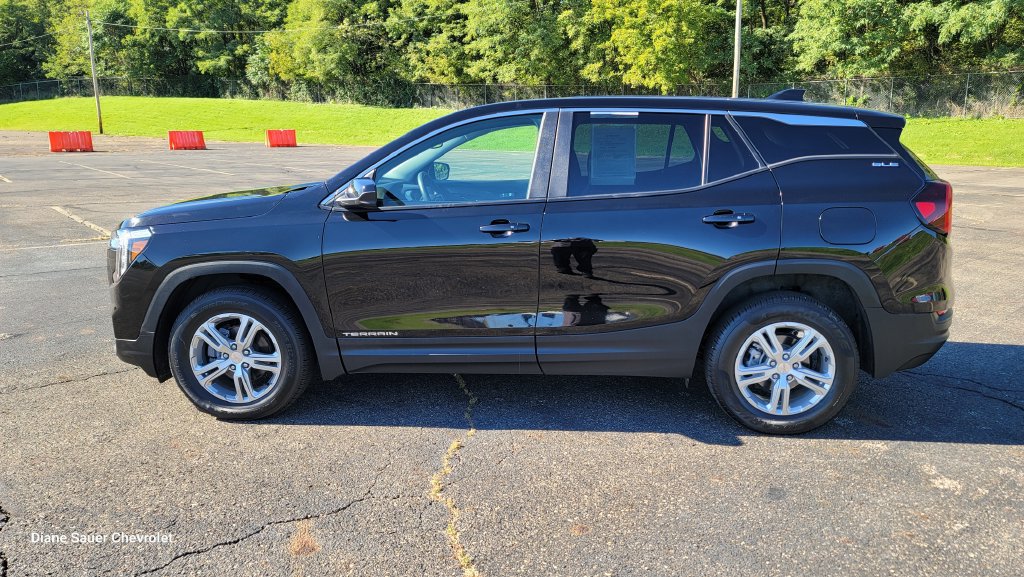 Used 2024 GMC Terrain SLE AWD/4WD image 7