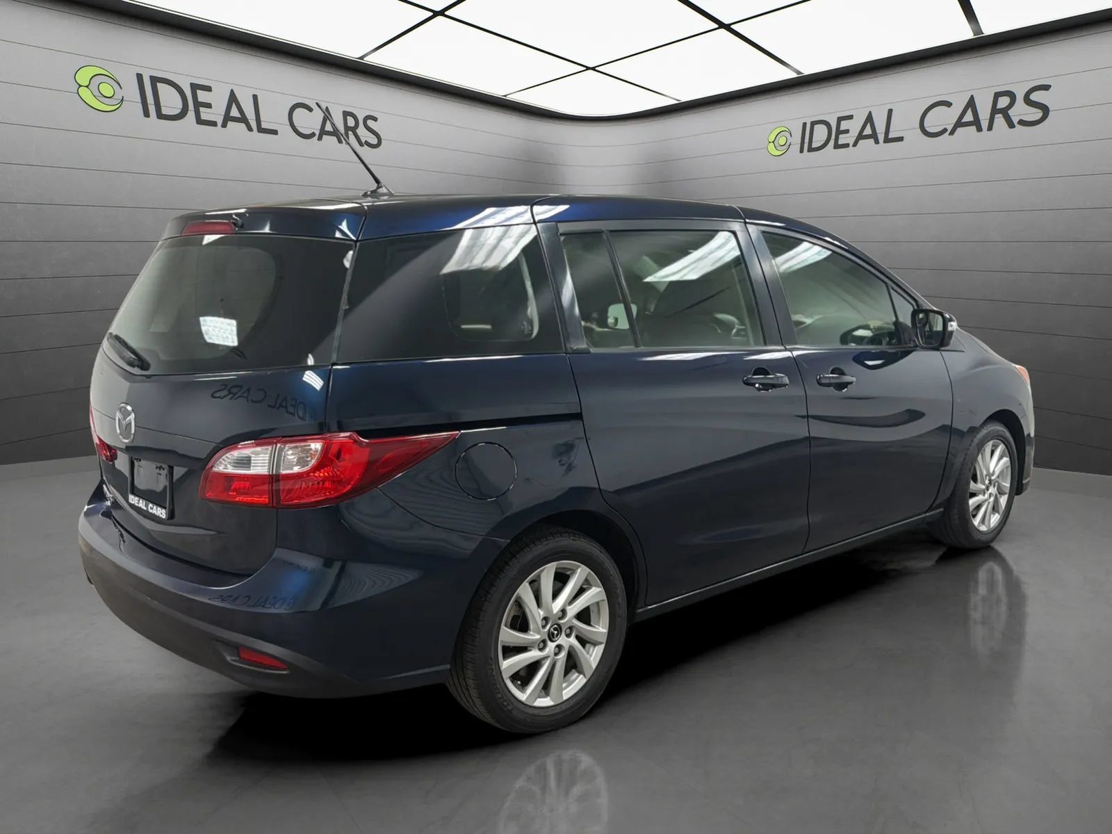 Used 2014 MAZDA MAZDA5 Sport FWD image 5