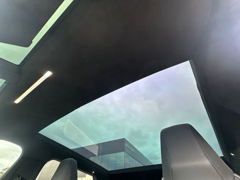 Used 2024 Tesla Cybertruck AWD Crew Cab image 31