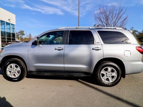 Used 2018 Toyota Sequoia SR5 image 11