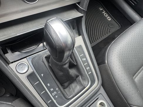 Used 2016 Volkswagen Golf SE w/ Lighting Package image 27