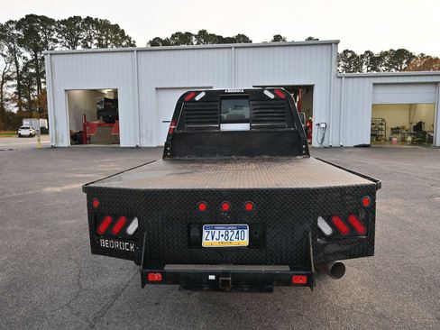 Used 2022 Chevrolet Silverado 2500 LT w/ Convenience Package image 8