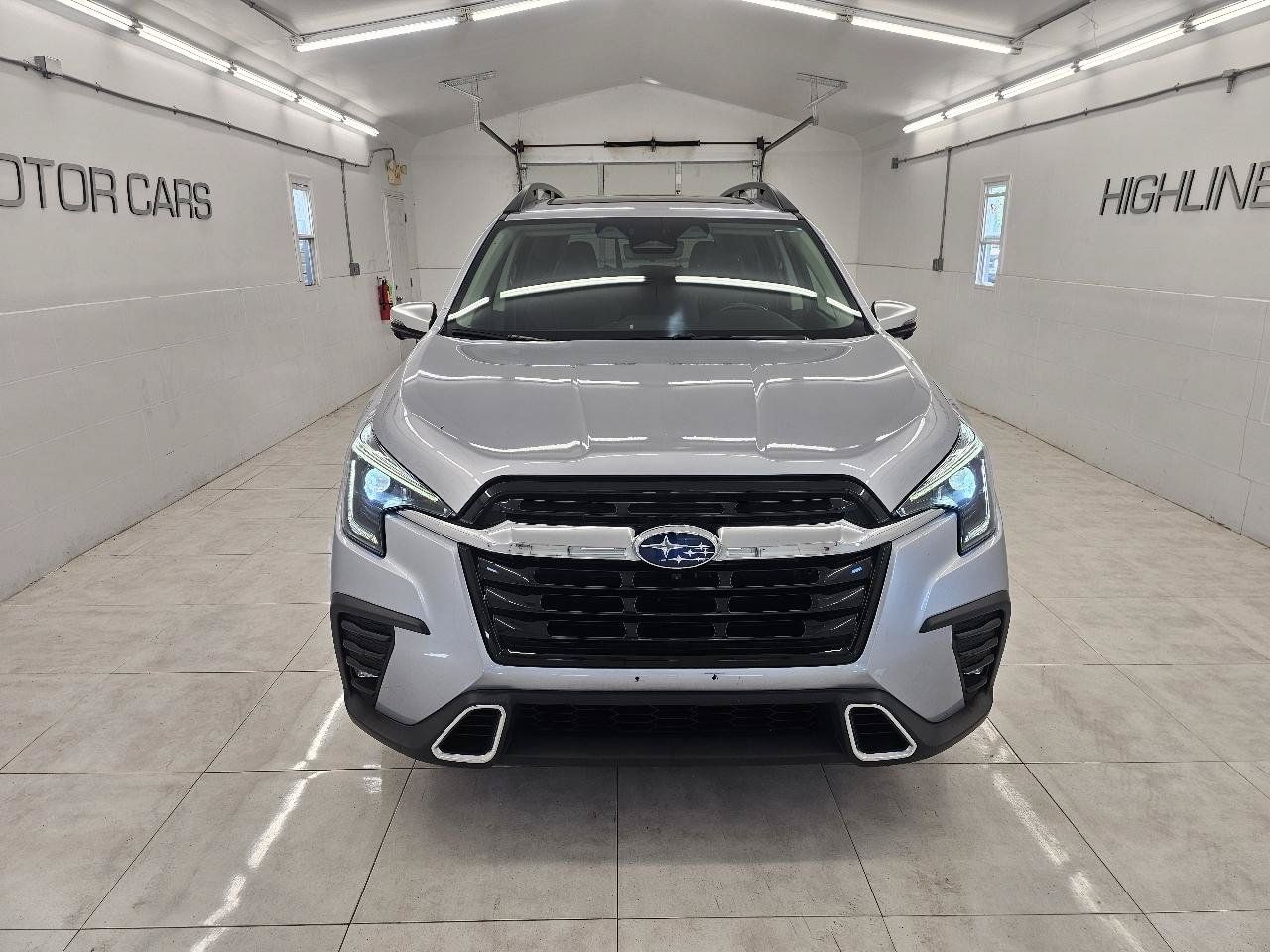 Used 2023 Subaru Ascent Touring AWD/4WD image 2