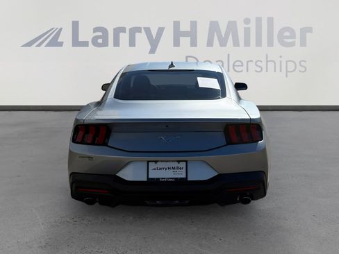 Used 2024 Ford Mustang Coupe image 4