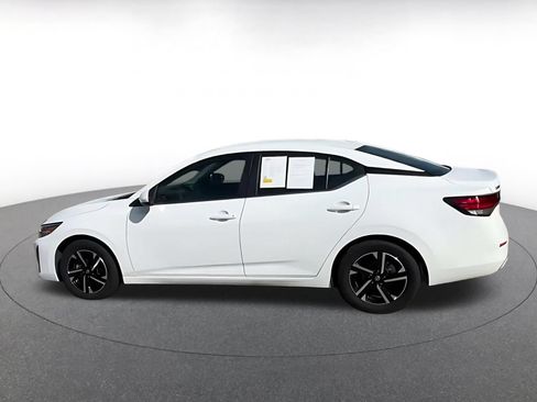 Used 2025 Nissan Sentra SV FWD image 9
