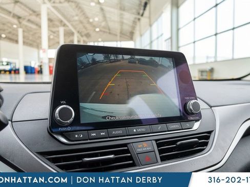 Used 2024 Nissan Altima 2.5 SR FWD image 8