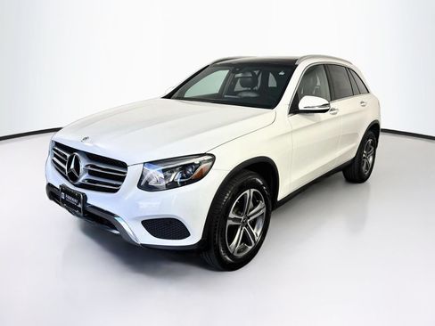 Used 2019 Mercedes-Benz GLC 300 4MATIC image 3