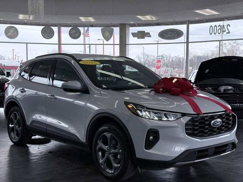 Used 2025 Ford Escape ST-Line Select AWD/4WD image 1