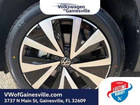 Used 2022 Volkswagen Taos SE image 30