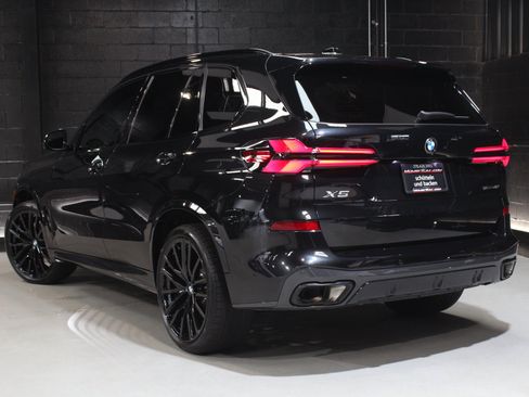 Used 2025 BMW X5 sDrive40i w/ M Sport Package RWD image 13