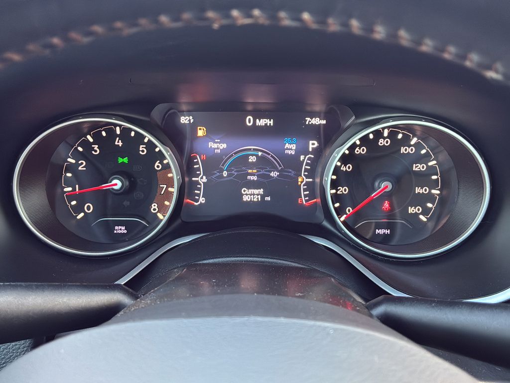 Used 2018 Jeep Compass Latitude w/ Popular Equipment Group FWD image 34