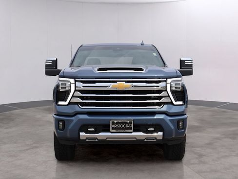 Used 2024 Chevrolet Silverado 2500 High Country AWD/4WD image 2