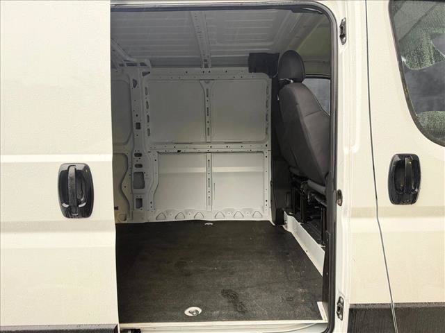 Used 2025 RAM ProMaster 2500 FWD image 21